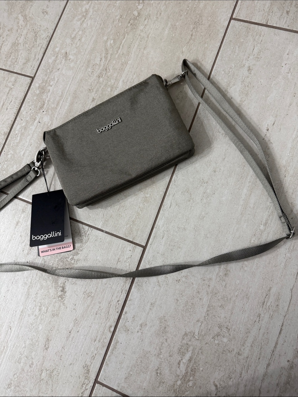 Baggallini Gray Crossbody Wallet with Removable Strap…RFID..nwt..authentic